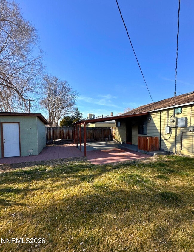 Building Photo - 39 E K St