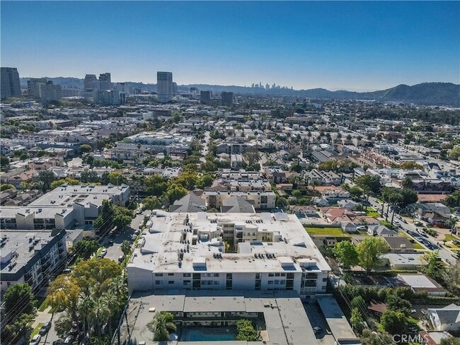 Building Photo - 1305 N Columbus Ave