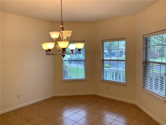 Building Photo - 1118 Boxwood Loop