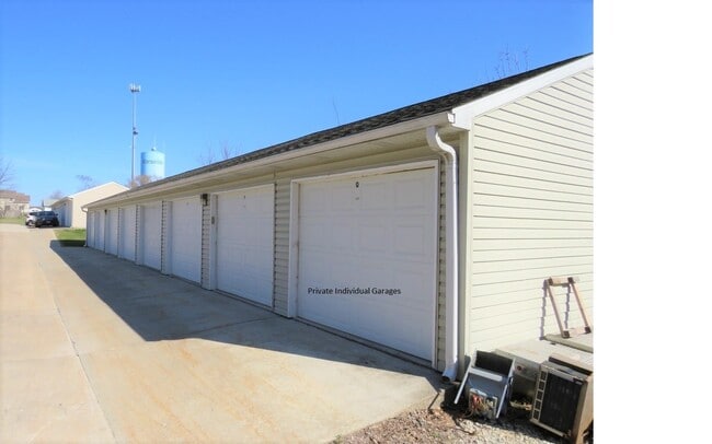 Building Photo - 1000 Bratton Ave