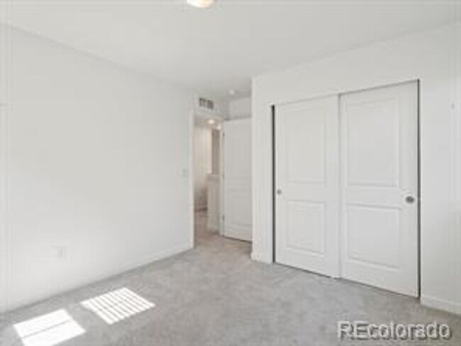 Building Photo - ***Beautiful 4 bed 3 bath nearly-new home ...