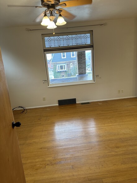 Building Photo - 1006 Garfield St