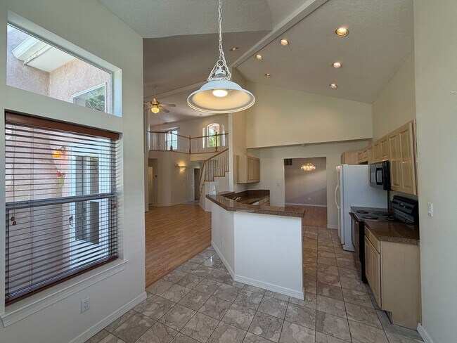 Building Photo - 6517 Glen Oak NE