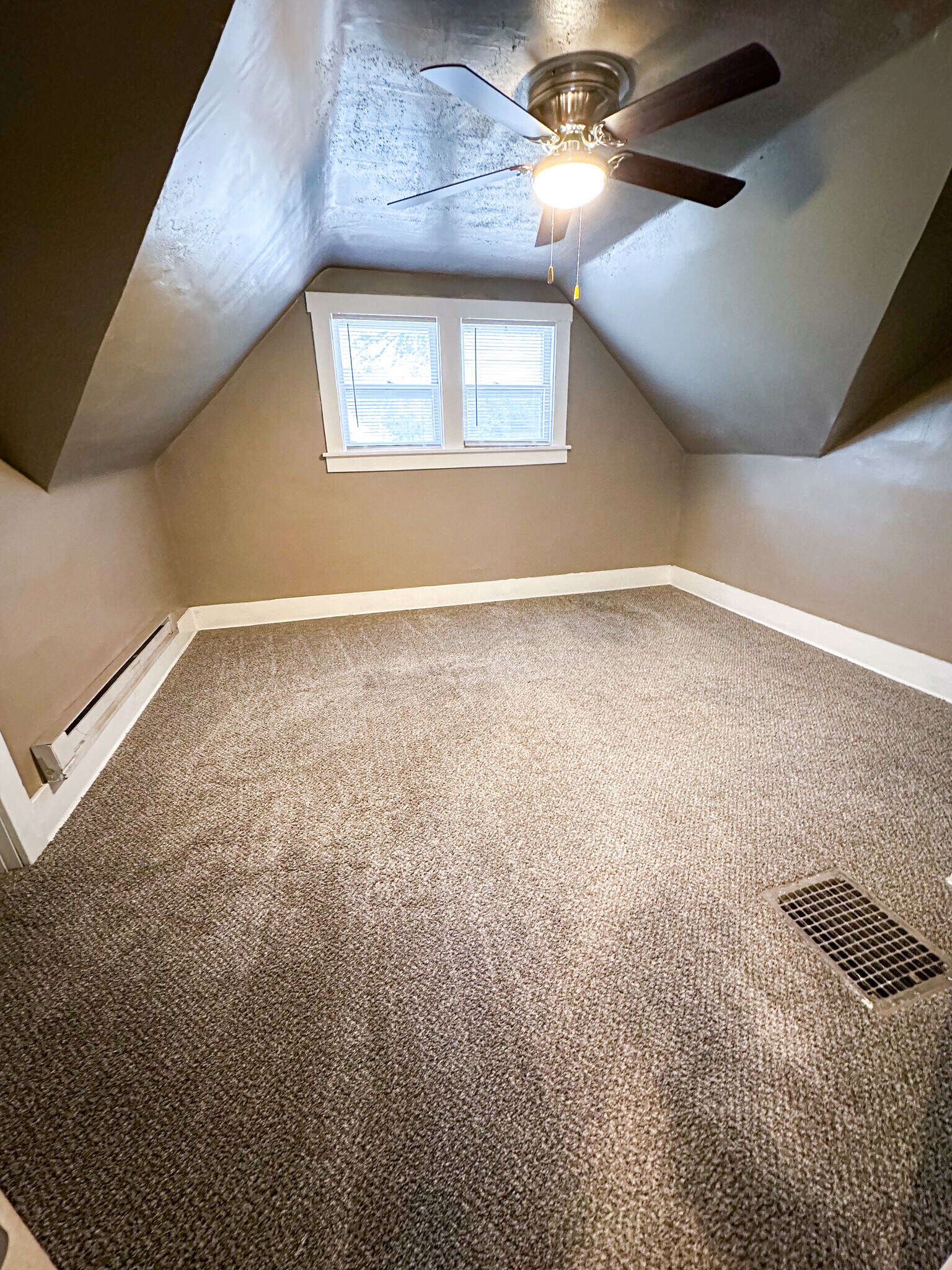 Building Photo - 1325 24th St