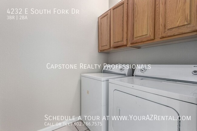 Building Photo - 4232 E South Fork Dr