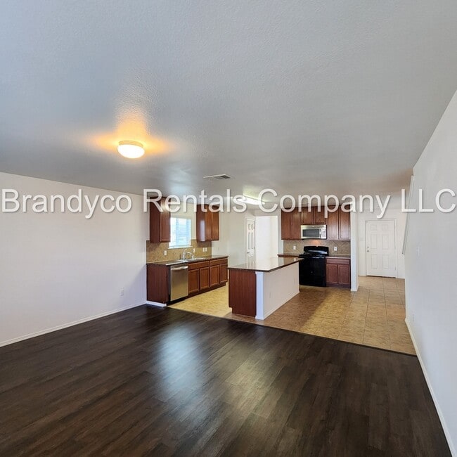 Building Photo - 411 Taurus Dr