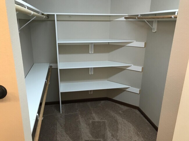 Building Photo - 2318 Lexi Loop SE