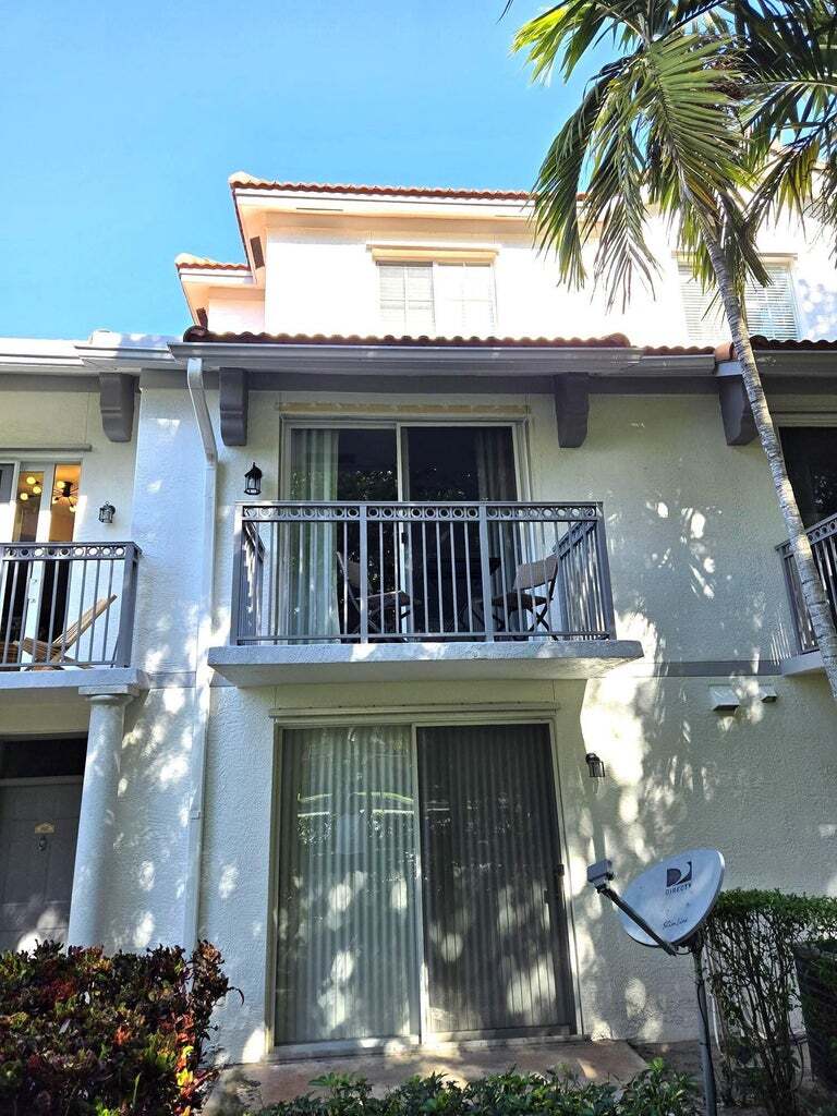 Building Photo - 2024 Alta Meadows Ln