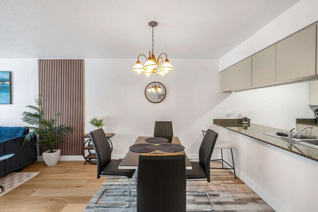 Building Photo - 1 SE 12th St