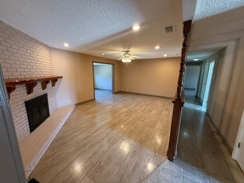 Building Photo - 12880 McKinley Ave