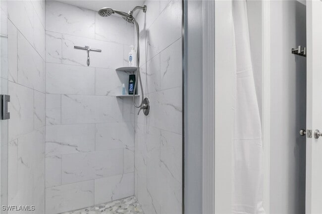 Building Photo - 3400 Gulf Shore Blvd N