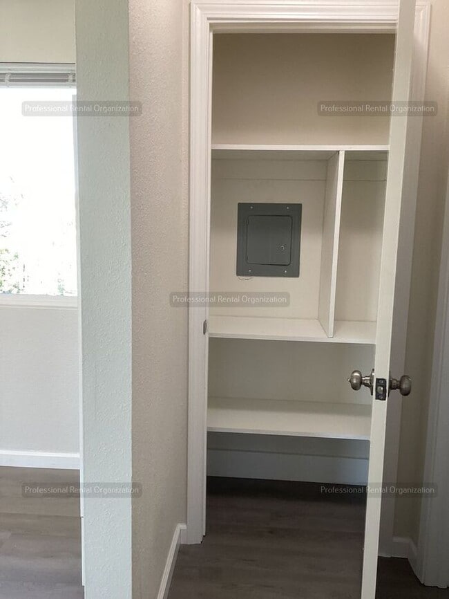 Building Photo - Newly remodeled 1 bedroom minutes from downtown