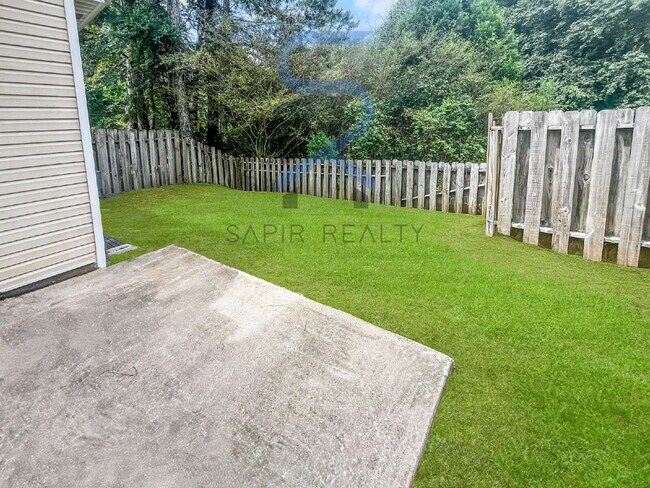 Building Photo - 5866 Trent Walk Dr