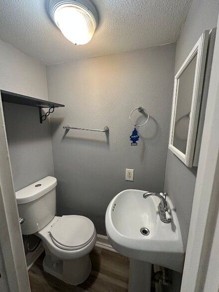 Building Photo - 3307 Kabel Dr