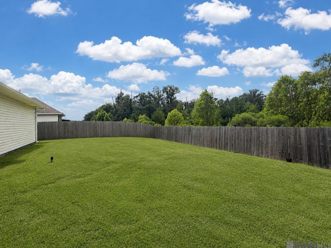 Building Photo - 18311 Terraceside Dr