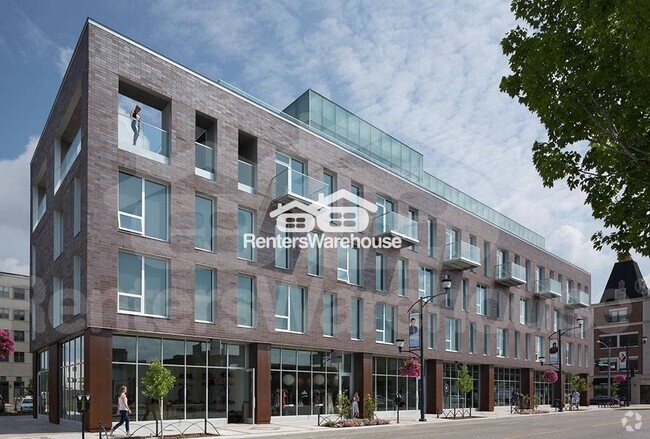 Building Photo - 350 E Locust St