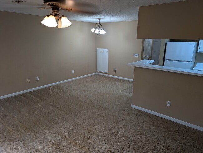 Building Photo - 125 Woodberry Dr