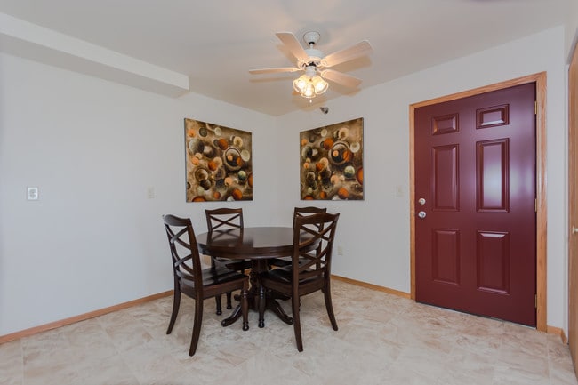 Building Photo - Desoto Townhomes