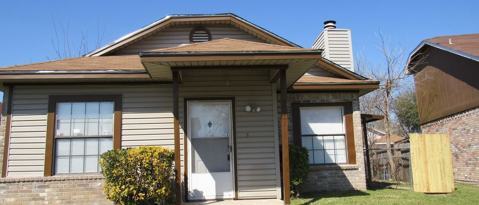 Building Photo - 2636 Clayton Oaks Dr
