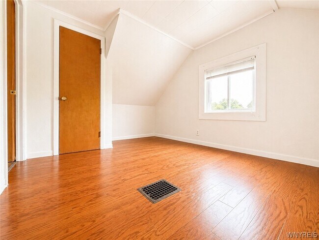 Building Photo - 3225 Belden Pl