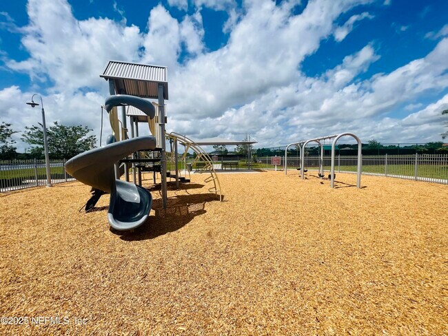 Building Photo - 128 Ash Breeze Cv