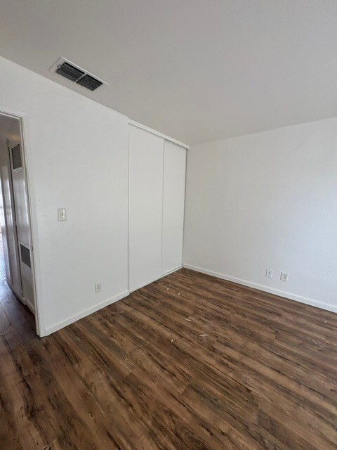 Building Photo - 310 S Argyle Ave