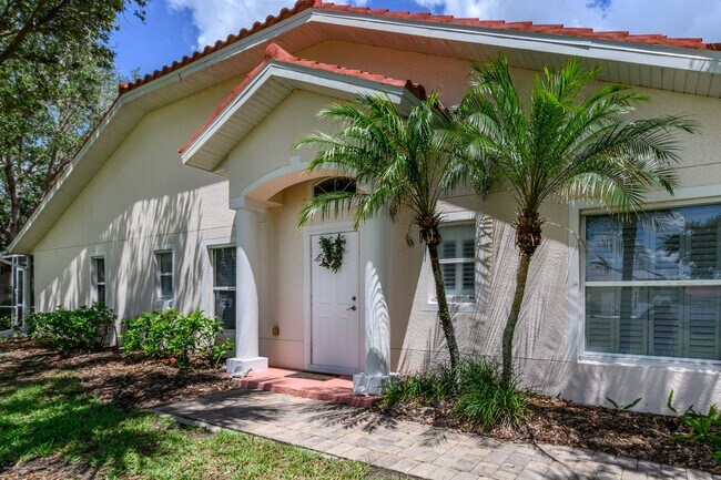 Building Photo - IMMACULATE TURNKEY FURNISHED- NEAR TWIN IS...