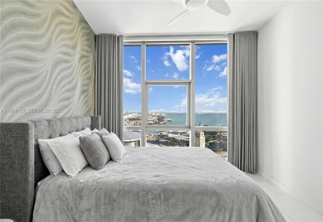 Building Photo - 851 NE 1st Ave