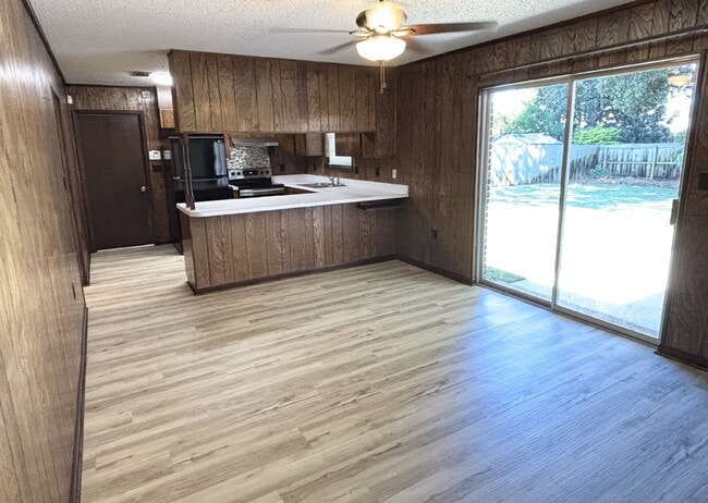 Building Photo - "Charming 3-Bedroom home in Mary Esther!"