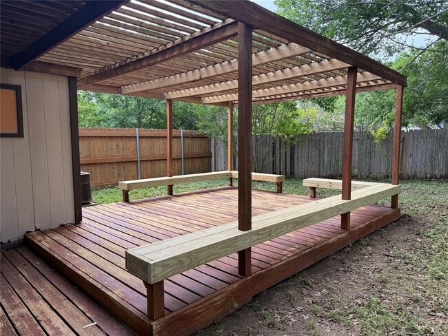 Building Photo - 6917 Scenic Brook Dr