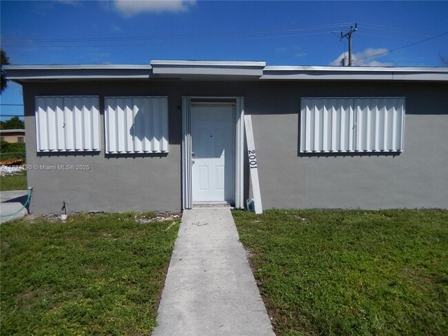 Building Photo - 2001 NW 166th St