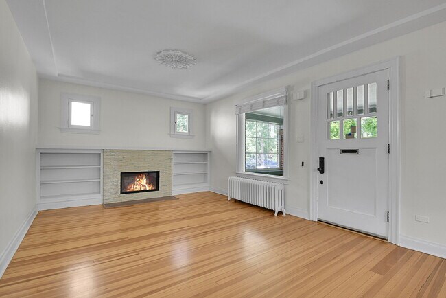 Building Photo - $4,500- 4 Bed, 3 Bath Home in Denver with ...