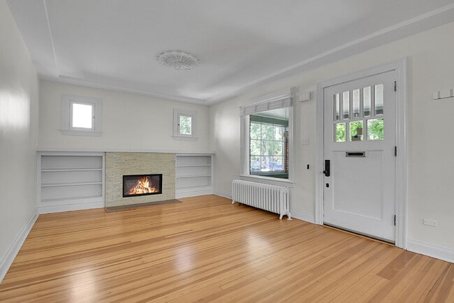 Building Photo - $4,595.95- 4 Bed, 3 Bath Home in Denver with Charming Updates!