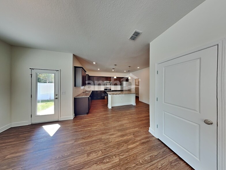 Building Photo - 4423 Reisswood Loop