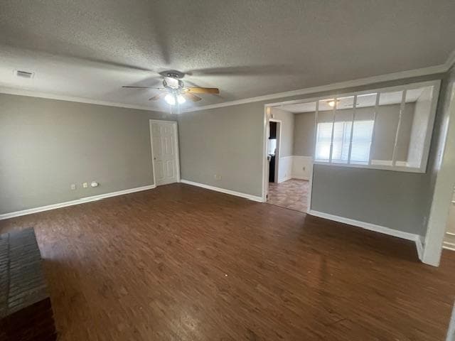 Building Photo - 160 Colonial Dr