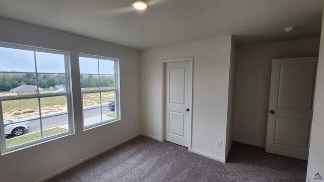 Building Photo - 502 Liberty Hall Dr