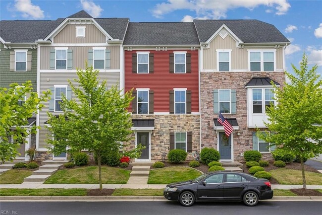 Primary Photo - 3 bedroom/ 2 full bathroom and 1 half bath...