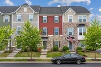 Building Photo - 3 bedroom/ 2 full bathroom and 1 half bathroom -Villages at Candle Station