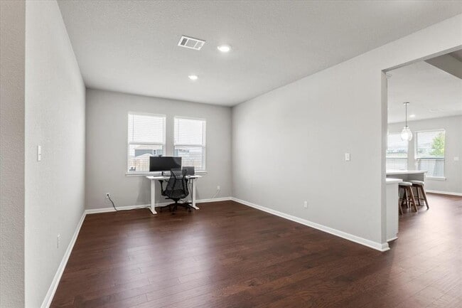 Building Photo - 6501 Velvet Leaf Ln