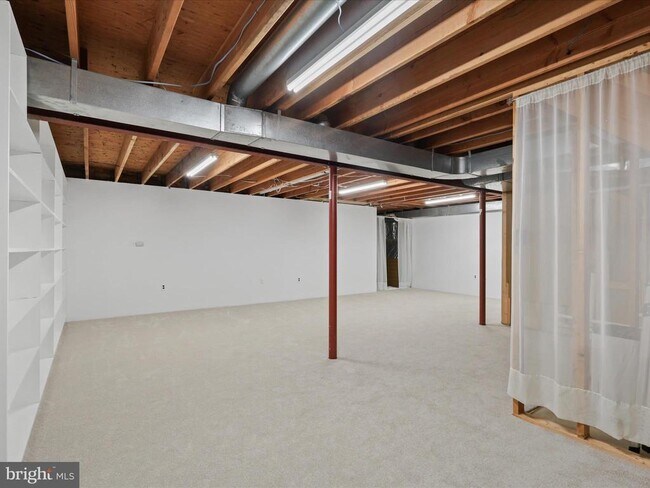 Building Photo - 9715 Ceralene Dr