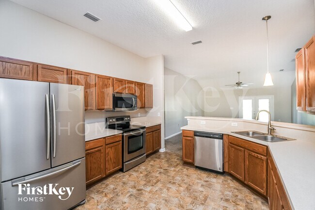 Building Photo - 13772 Fish Eagle Dr W