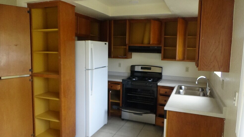 Building Photo - 701 Summerwood Ln