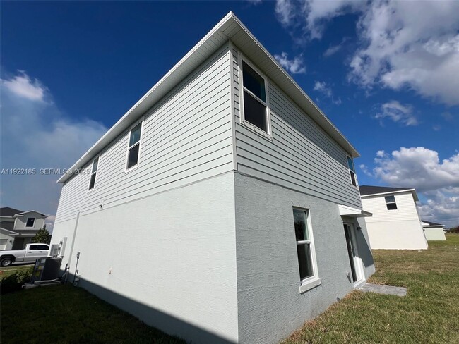 Building Photo - 5885 Sweetwood Dr