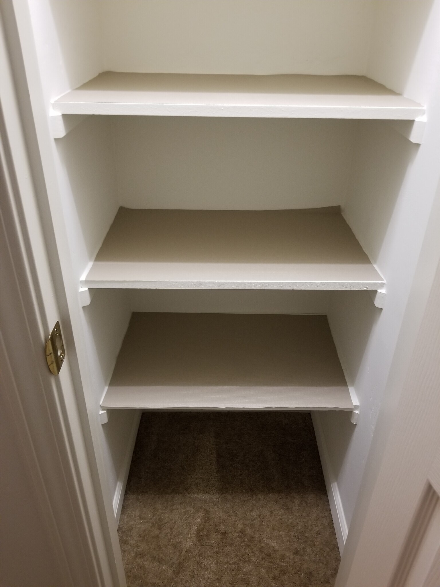 Hall Storage Closet - 2756 Chardonnay Ln