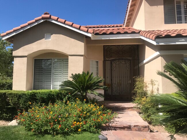 Building Photo - 2536 El Paso Grande Ave