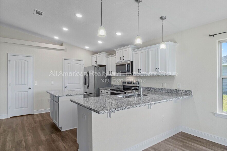 Building Photo - 6223 Redberry Dr