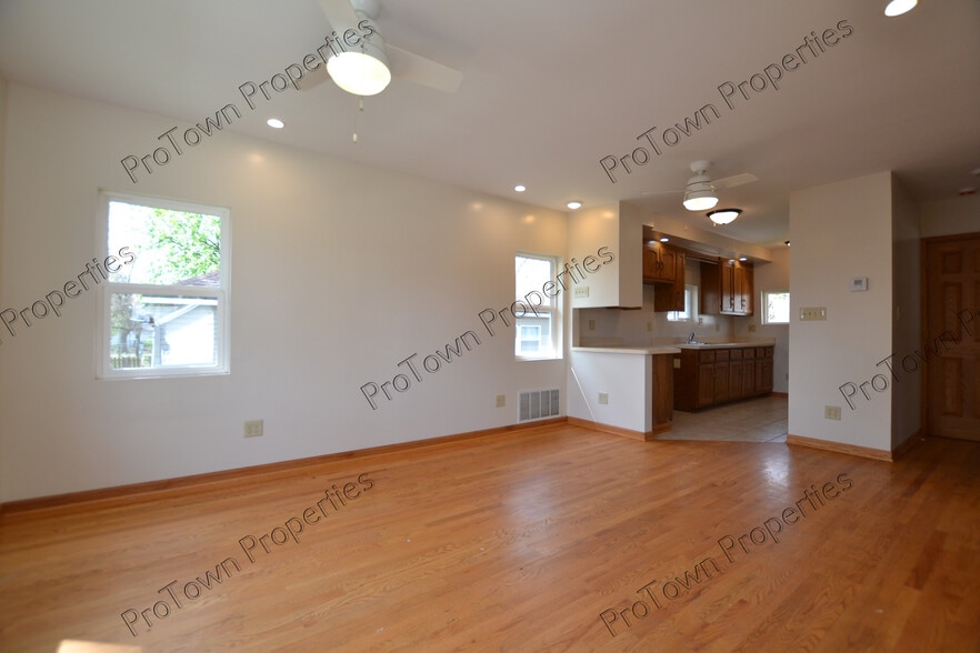 Building Photo - 213 Hyde Park St