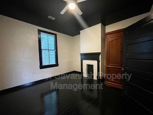 Building Photo - 2221 Harden St