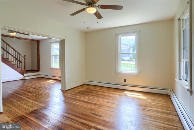 Building Photo - 117 3rd St