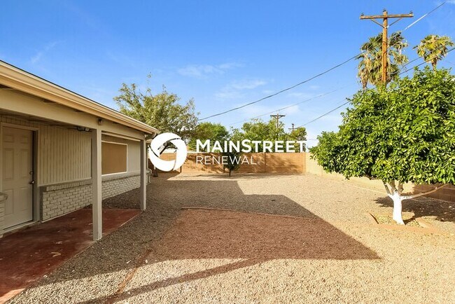 Building Photo - 3 Bedroom Pet-Friendly Home in Phoenix, AZ...